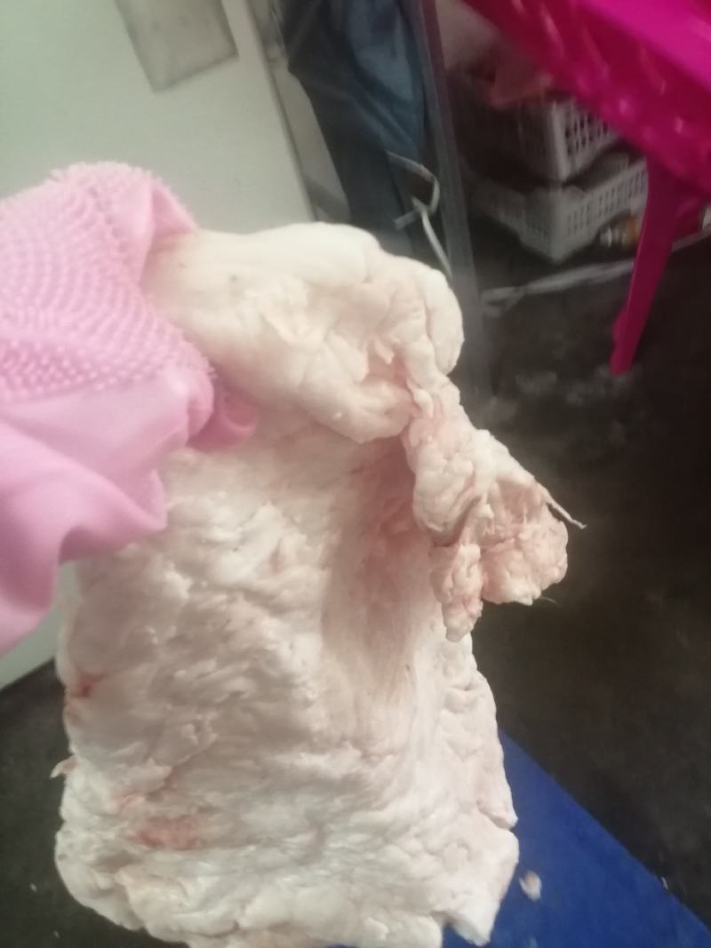 新鲜板油，每天从市场上收回来的，货源充足，生鲜食品不退换