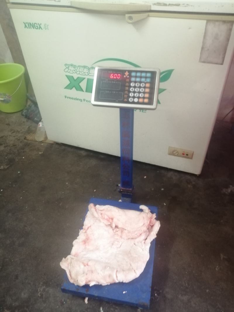 新鲜板油，每天从市场上收回来的，货源充足，生鲜食品不退换