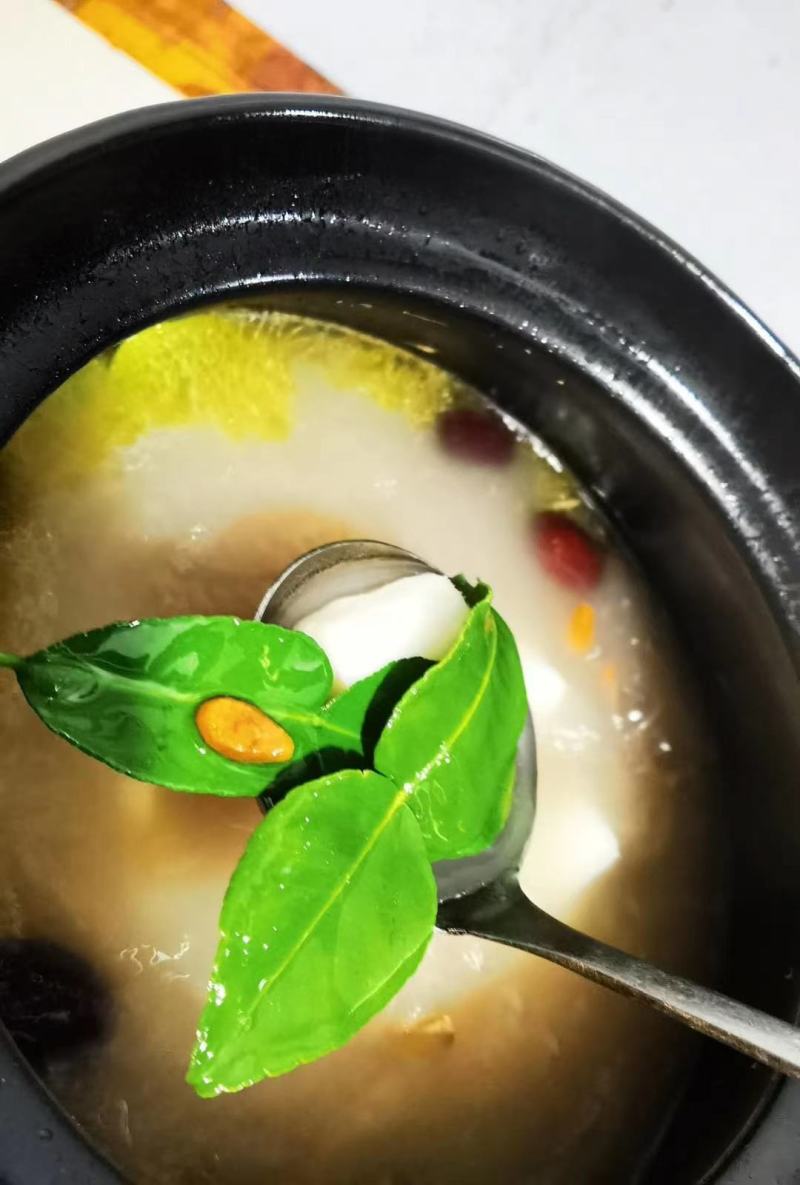 泰国粗皮柠檬丑柠檬苗叶子8字形状可作为煲汤食材适合南北方