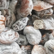 这是自己家的柿饼，传统加工工艺，无任何添加，自然晾晒