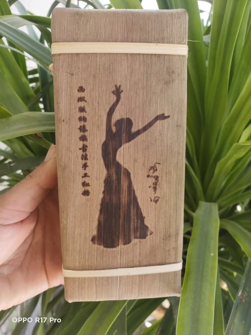 傣家纯手工熬制的古法红糖