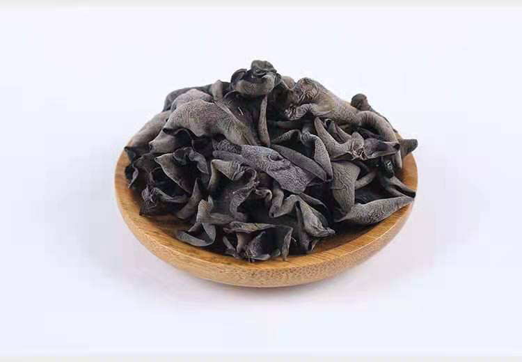 新鲜黑木耳与牛肉的食材搭配图,展示主要原材料 黑木耳与牛肉的食材搭配