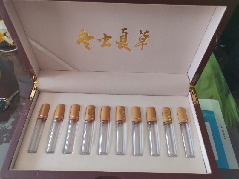 冬虫夏草玉树产，礼盒包装，一件代发，全国包邮，量大从优！