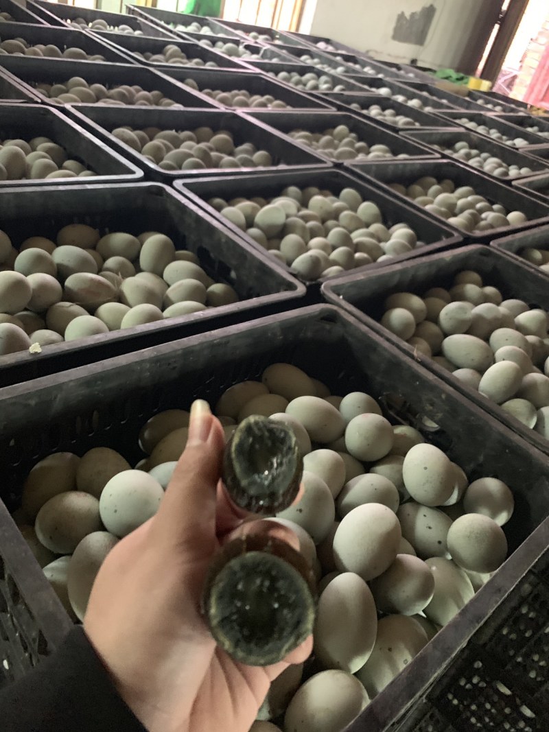 精品松花皮蛋全国各地发货质量保证，皮蛋绝杀