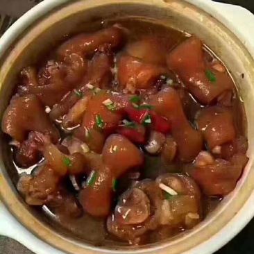 全蹄切块…新鲜肉多，量大从优，带筋蹄切块，大小合适质量棒
