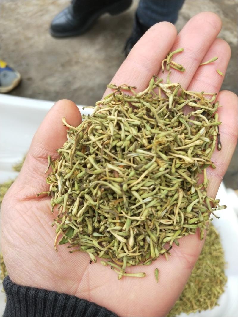 金银花茶，精选花茶，无任何添加剂，无硫生晒花籽。