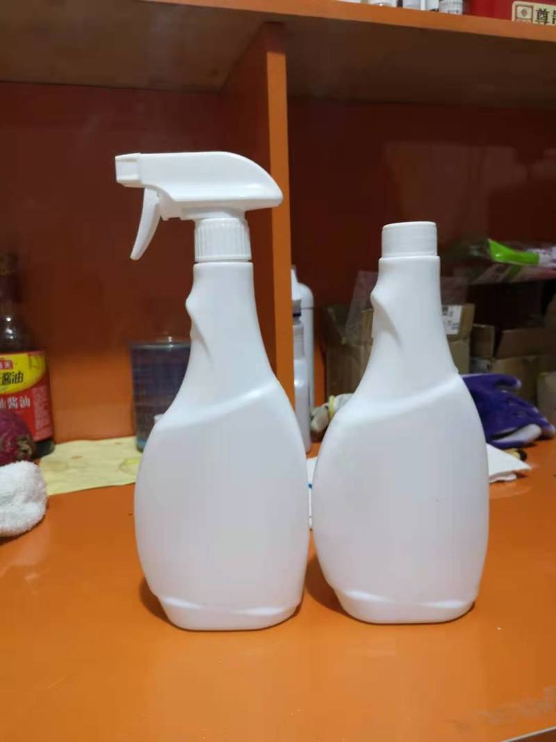 色拉油桶，消毒液桶，浇花喷壶，洗洁精桶洗衣液桶，