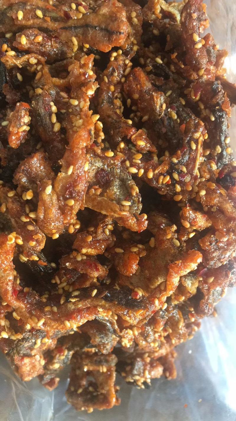 香辣鱼皮，即食鱼干！口感非常好，吃起来上瘾！一件40斤