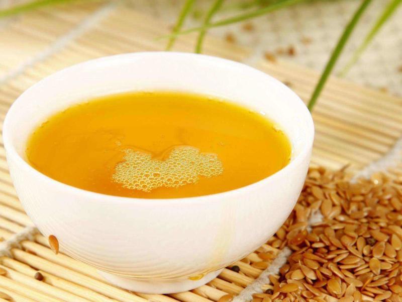 来自黄土高坡种植天然生长纯胡麻压榨胡麻油，自产自销