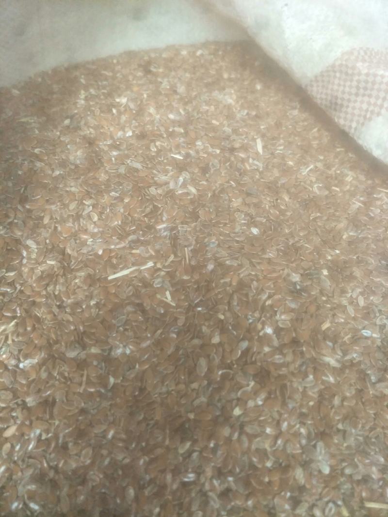 来自黄土高坡种植天然生长纯胡麻压榨胡麻油，自产自销