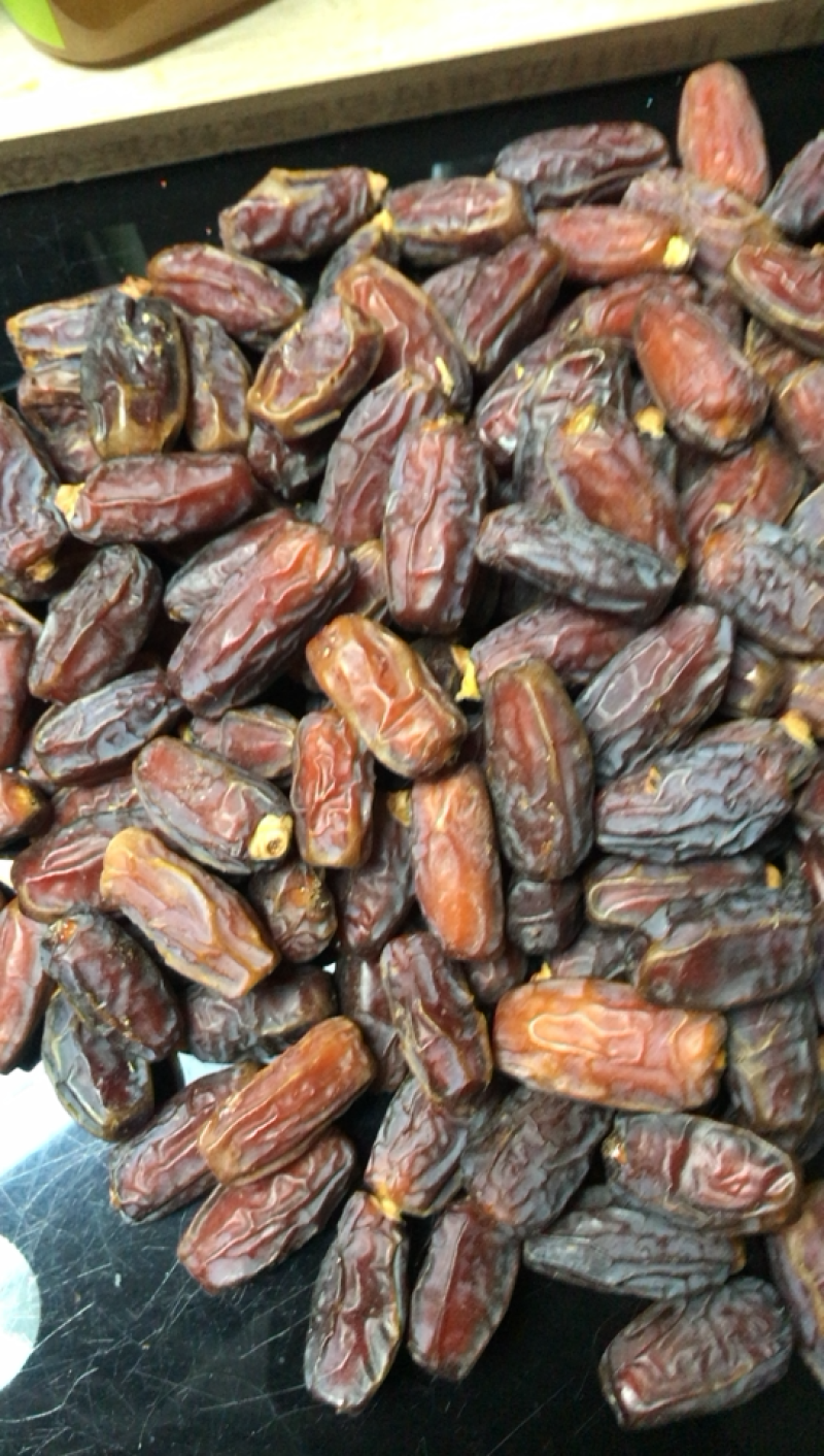 阿拉伯特产老百姓种植的农作物野枣需要的朋友们可以联系我