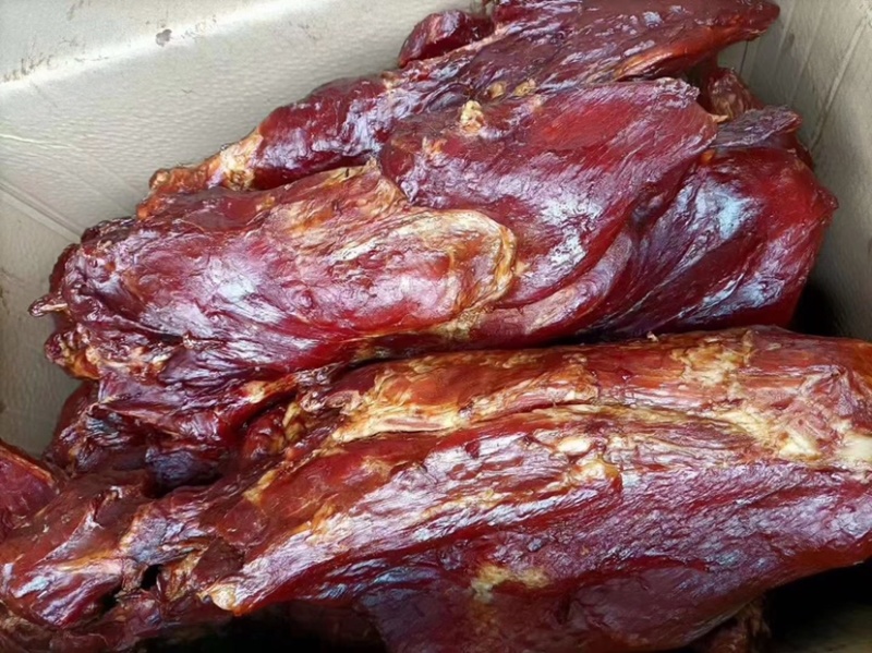 大块肉，麻辣大块肉，酱香大块肉。一件70斤，麻辣五香
