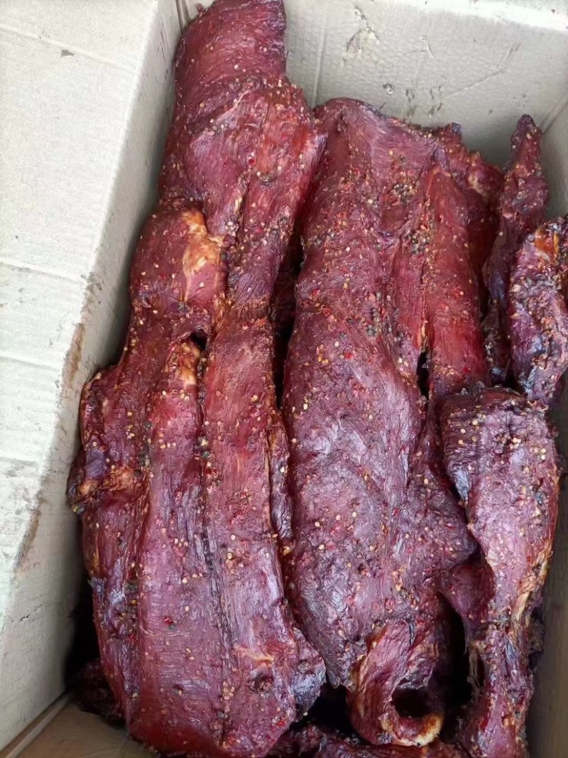 大块肉，麻辣大块肉，酱香大块肉。一件70斤，麻辣五香