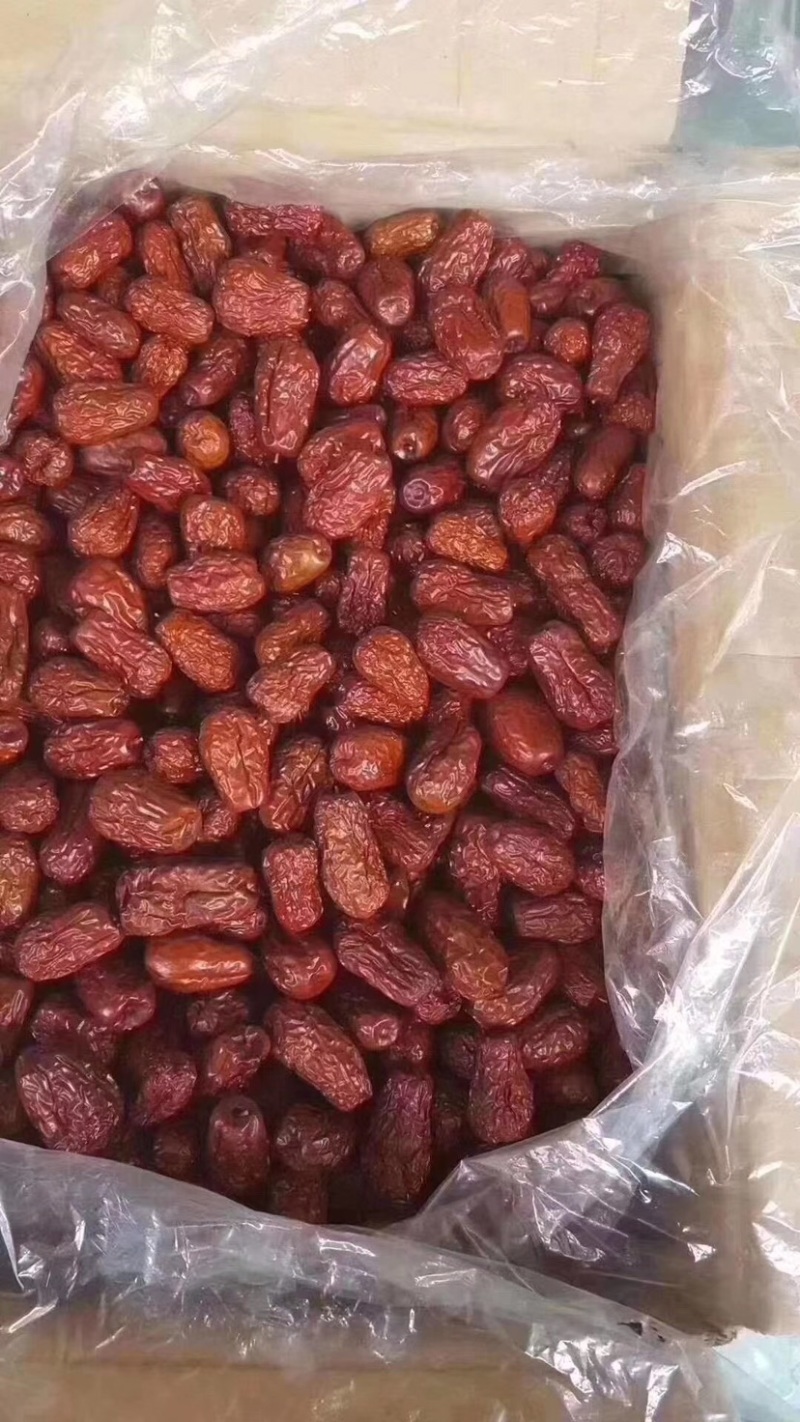 新疆和田大枣，一件20斤，果肉饱满，颗粒大，口感巴适，