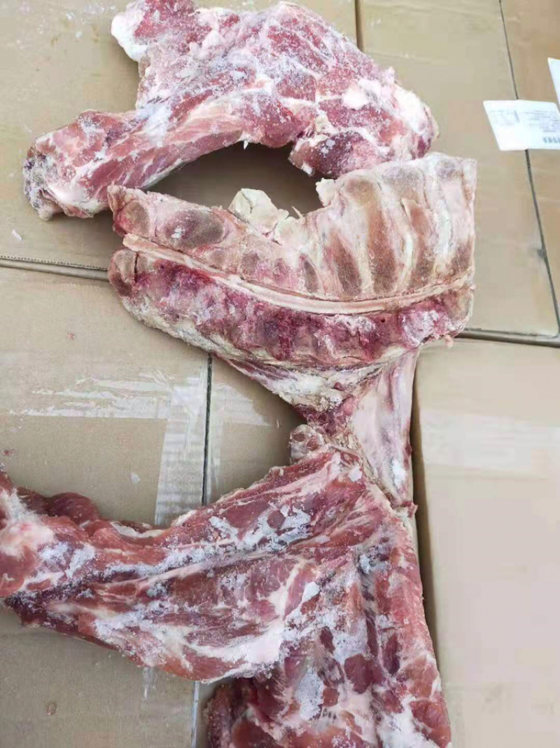 猪颈骨，带肉多猪颈骨，有感兴趣的老板欢迎光临！