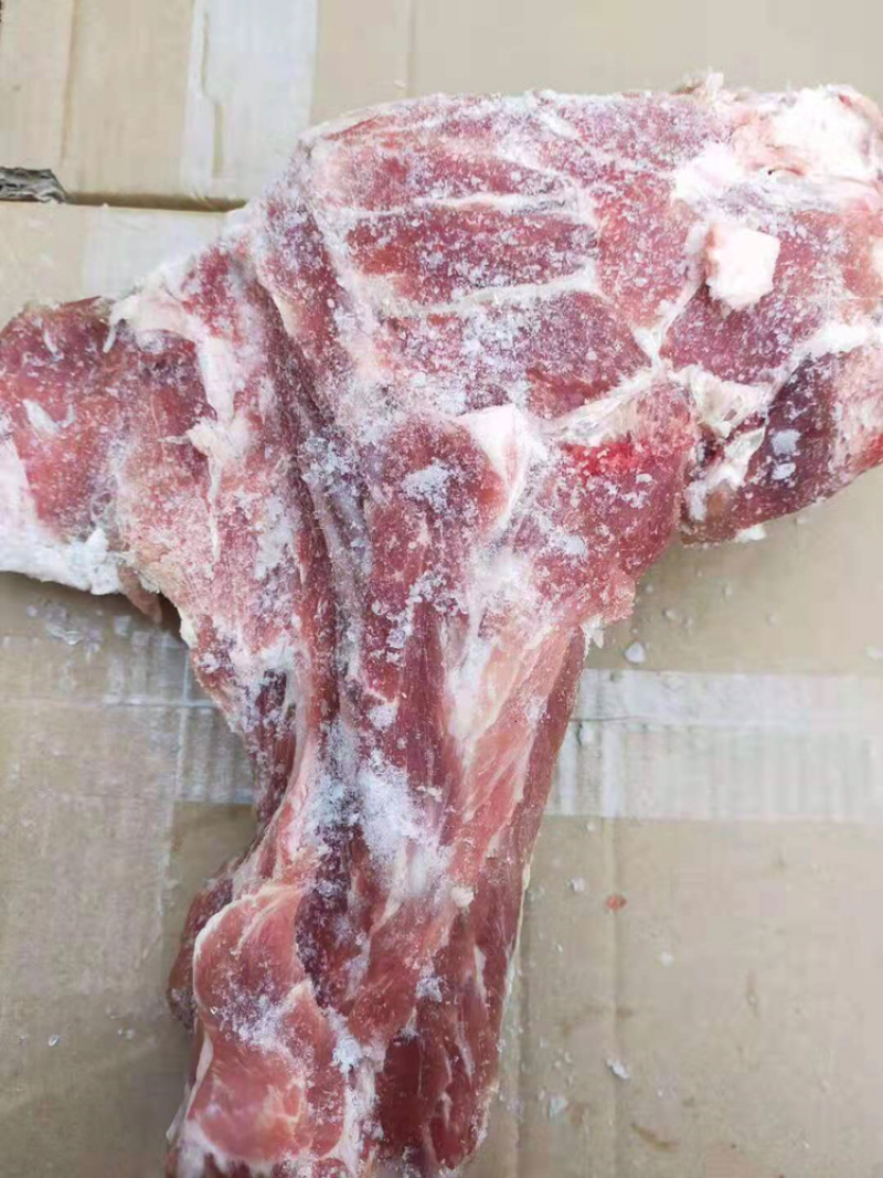 猪颈骨，带肉多猪颈骨，有感兴趣的老板欢迎光临！