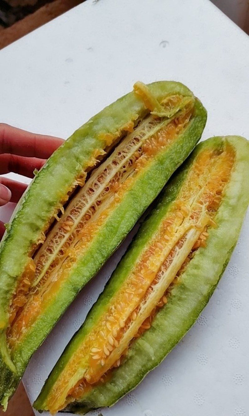 【诚信商家】羊角蜜甜瓜，山东潍坊羊角蜜甜瓜，大棚甜瓜