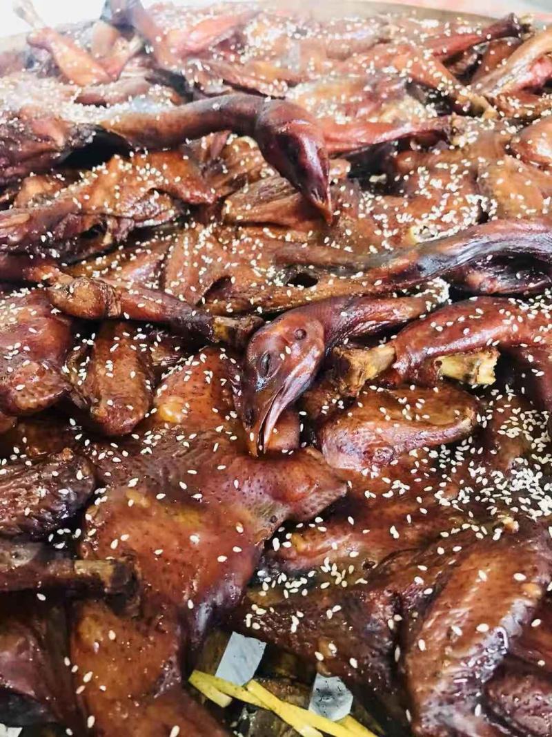 绿色农家特色手撕风干鸡，劲道有嚼劲，口味独特欢迎咨询选购