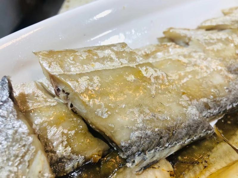 带鱼，舟山风带鱼，蒸熟即可食用口感绵密，肉厚，油脂丰富。