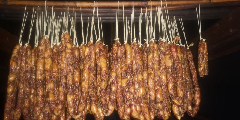 纯肉腊肠，传统手工川味麻辣肠，五香肠，风干肠