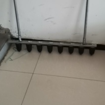 草莓打窝器，土质疏松往下一按一次出八个窝方便好使
