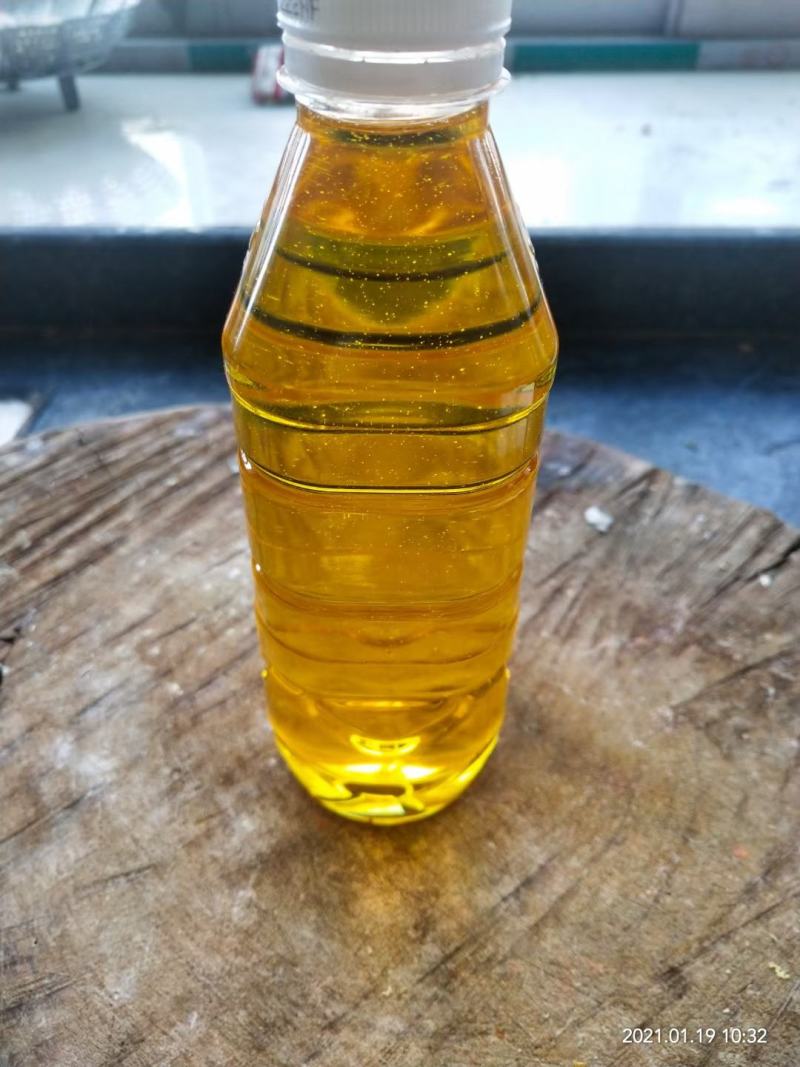 山茶油，茶油，野生品种白花茶籽油，现榨现卖。大量供应