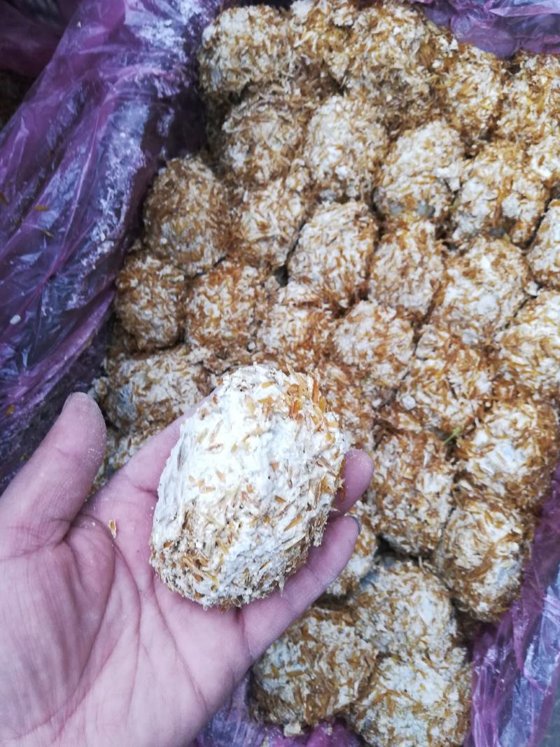 无铅松花蛋，传统泥包松花蛋，早市地摊热卖，货量充足质量好