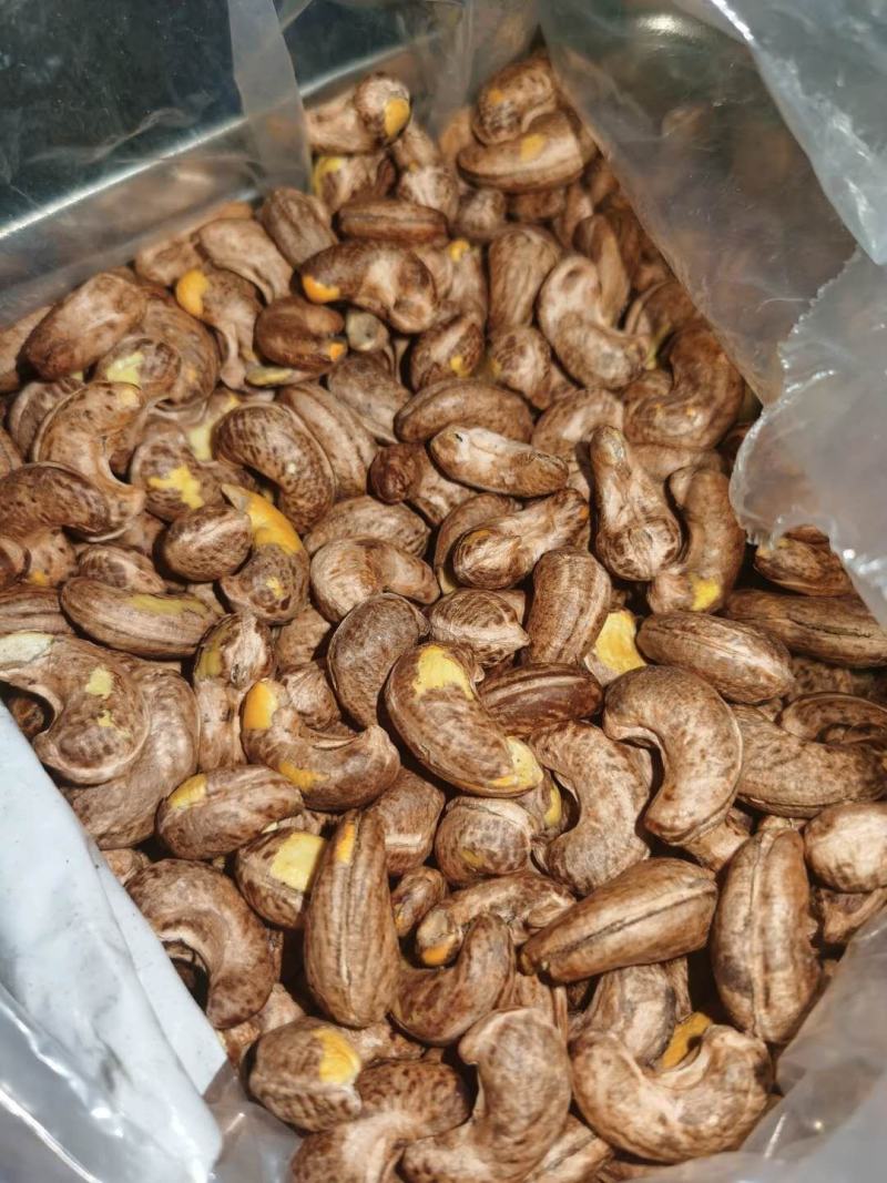 脆皮腰果颗颗饱满！口感香脆，营养价值丰富。品质保证！