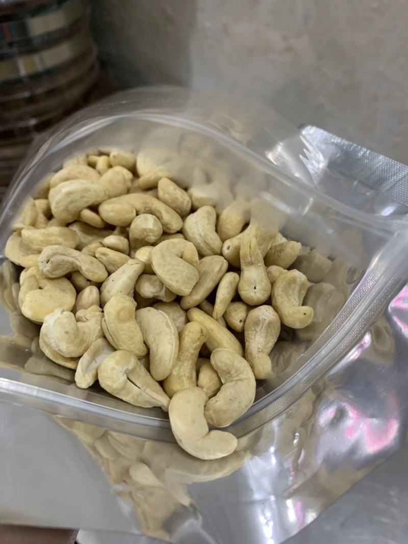 脆皮腰果颗颗饱满！口感香脆，营养价值丰富。品质保证！
