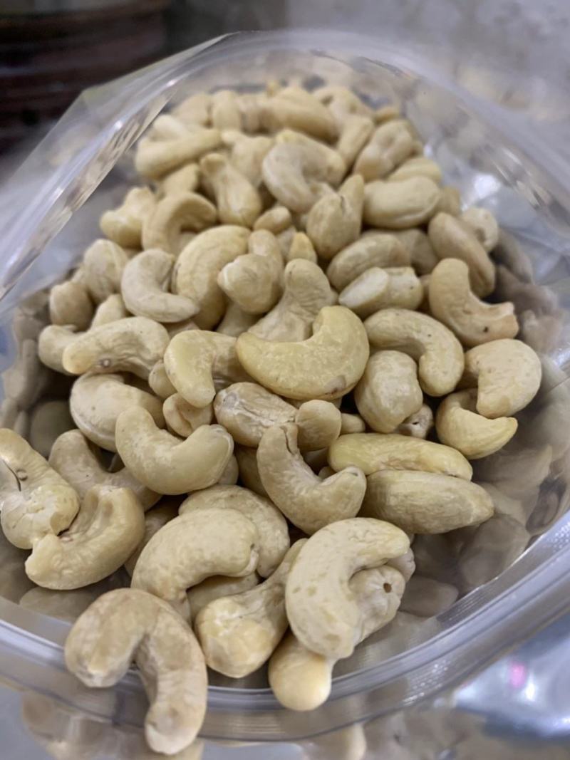 脆皮腰果颗颗饱满！口感香脆，营养价值丰富。品质保证！