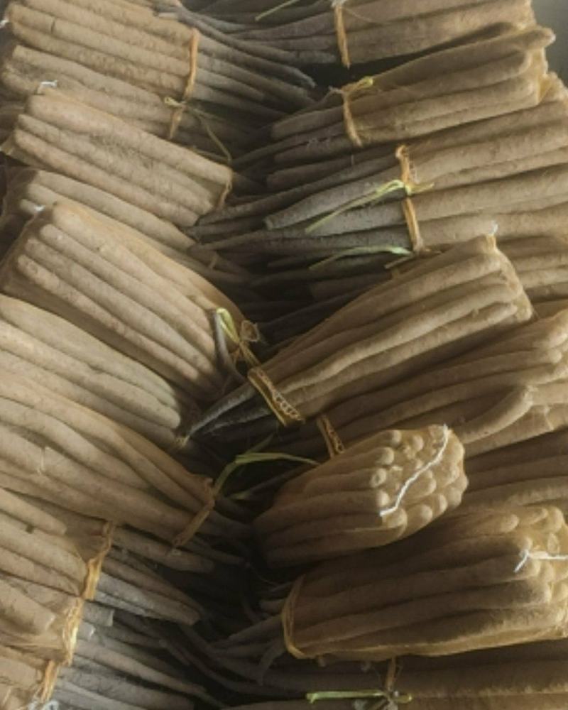 精品网贷山药，白玉好长条山药。现货一车