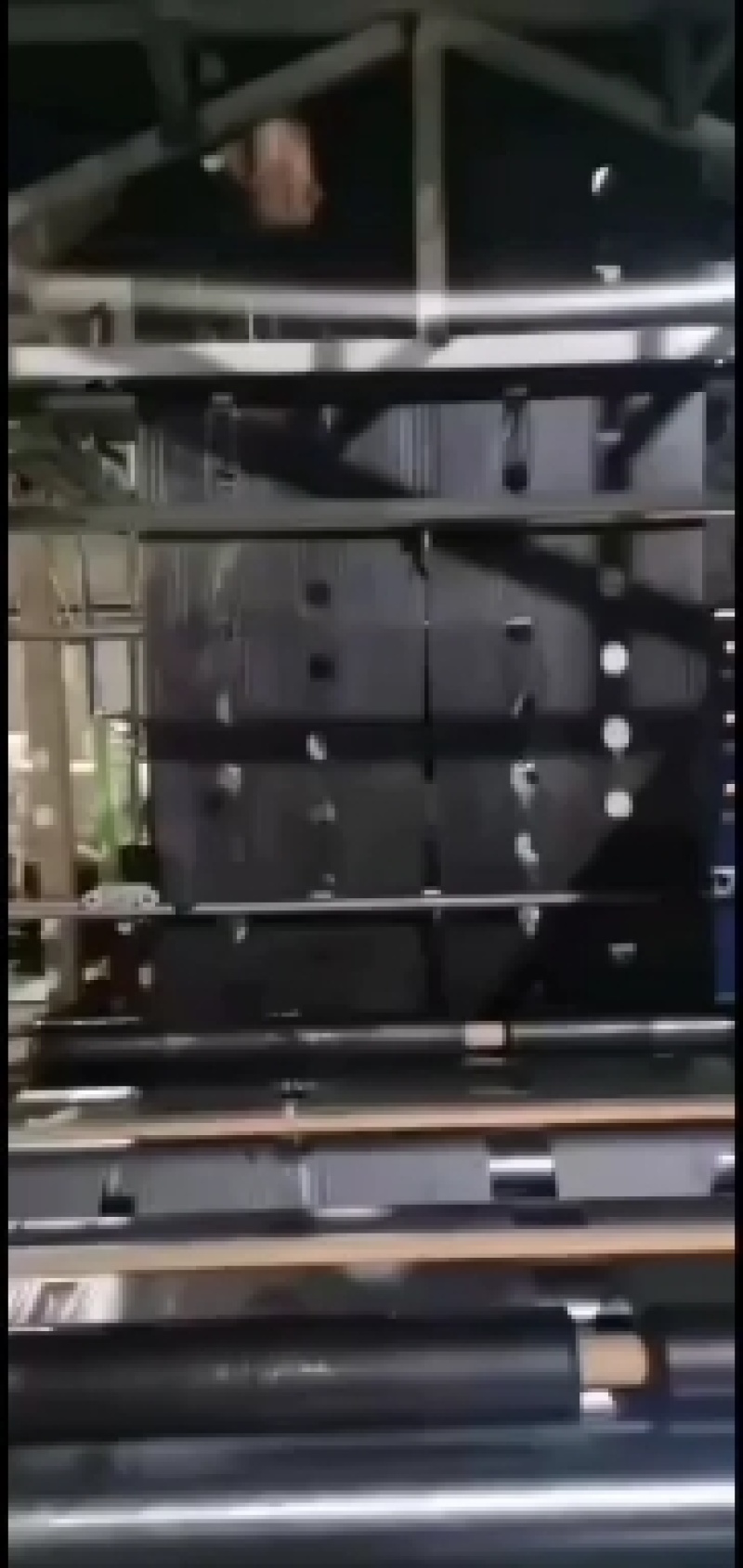 黑地膜打孔，根据尺寸调整
