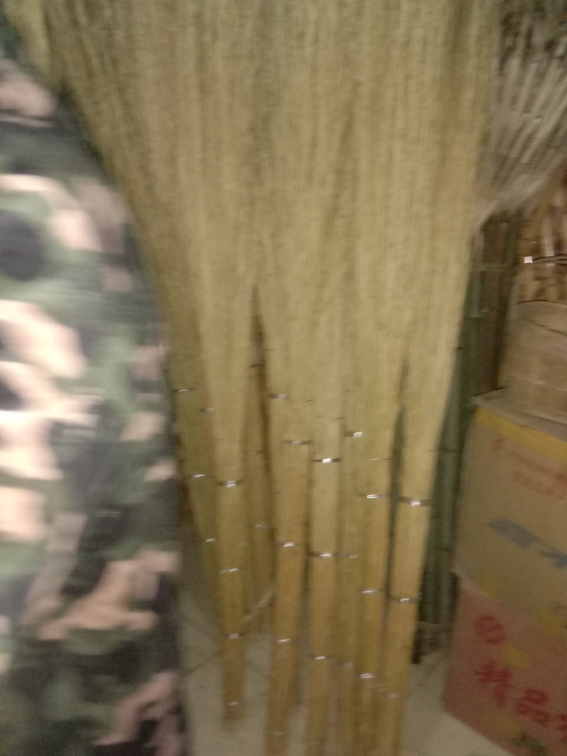 大量出售手工地扫把，大扫把，各种竹制品