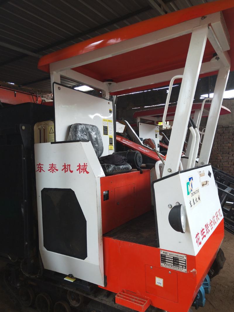精品东泰花生收获机，纯新车，实验车，二手车