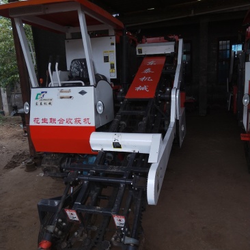 精品东泰花生收获机，纯新车，实验车，二手车