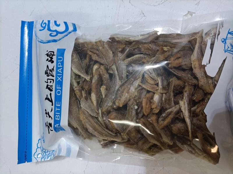 即食香酥小黄鱼，酥香可口。