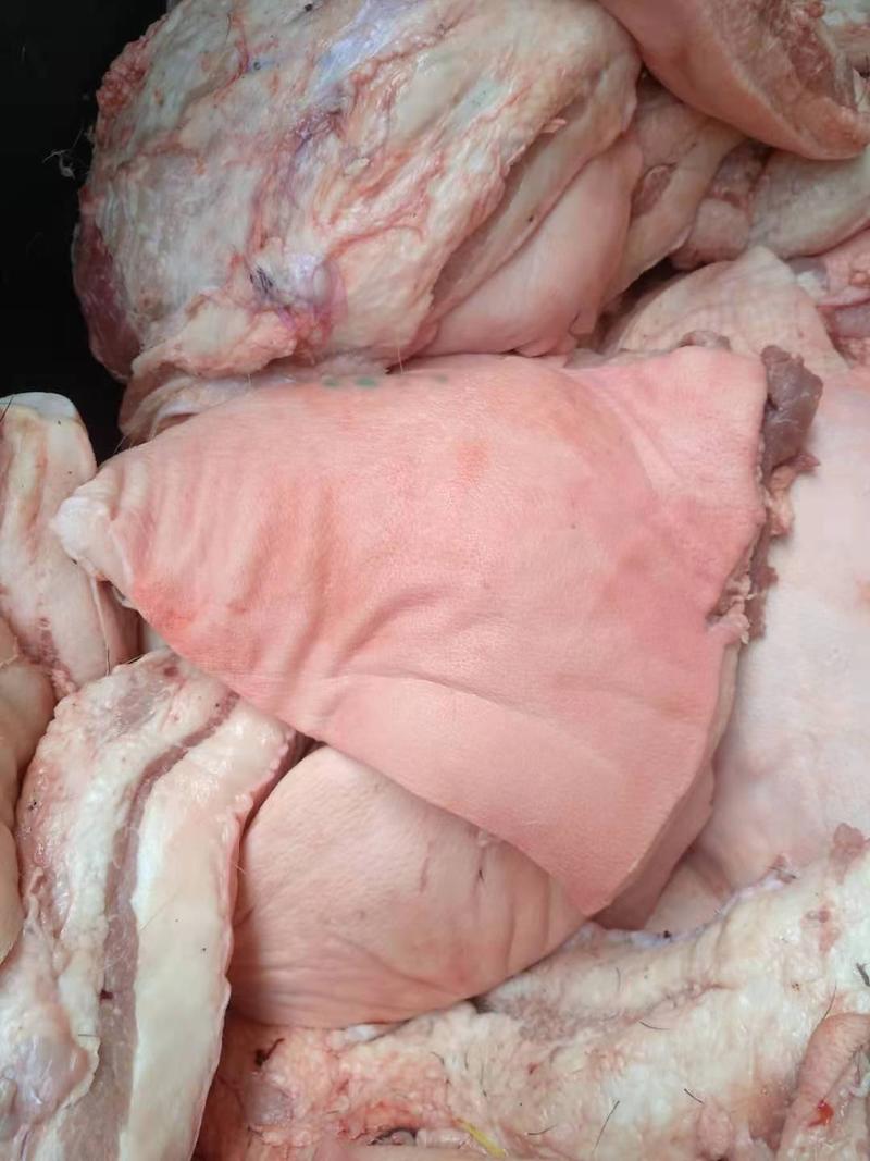 国产槽头肉一块重量2.5一3.5斤