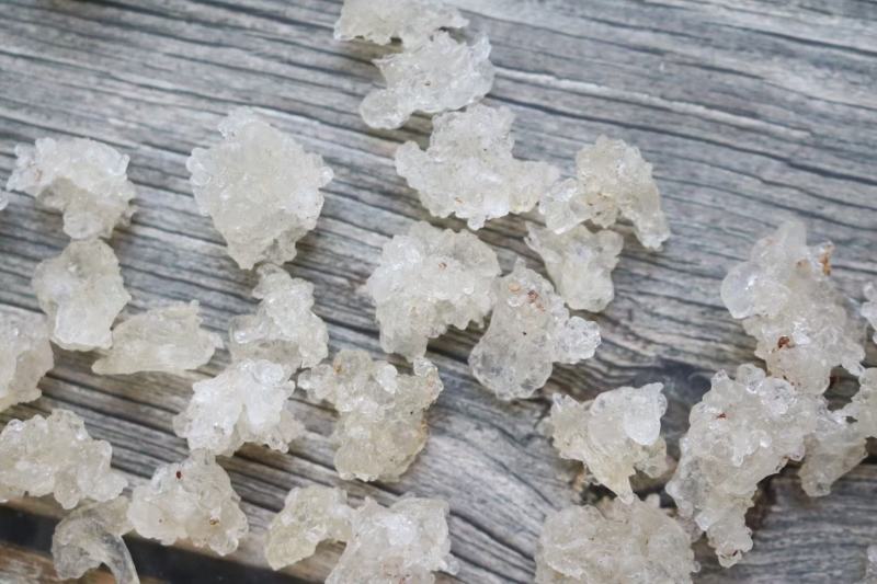 特上雪燕全白雪花5A雪燕泡发拉丝效果好