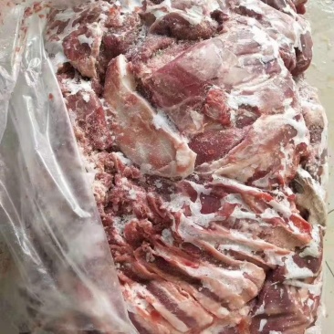 冷冻羊板肉，本厂常年加工大羊板肉，支持样品需要的老板联系