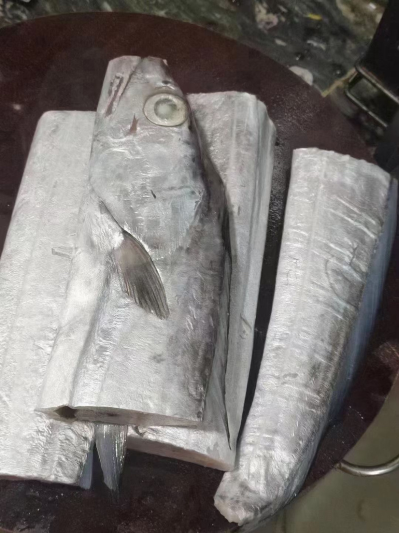 带鱼礼盒，质量刚刚的，礼盒装，一件10斤，一手货
