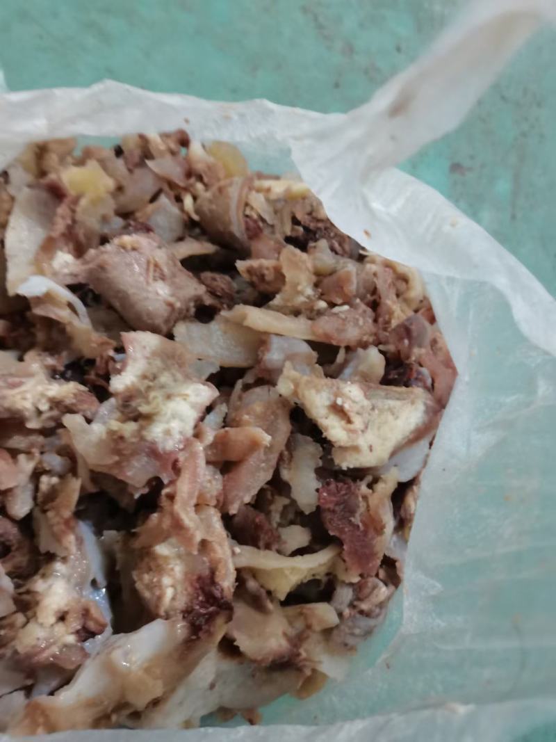 熟剔骨肉可以真空包装，也有袋子包装的，一包都是五斤包装