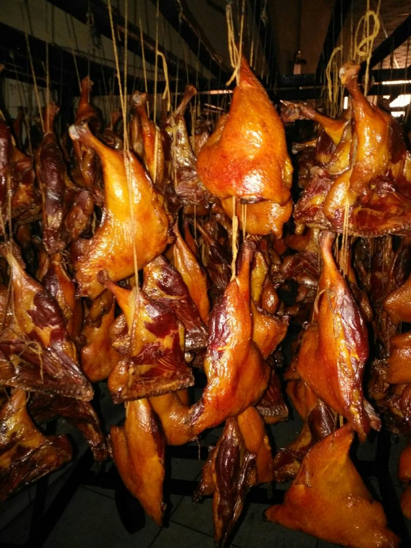 腊鸭腿湖南浏阳精品腊鸭腿纯正的浏阳口味半斤左右一个
