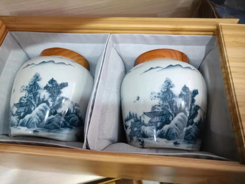 2020年金丝红茶礼盒景德镇瓷罐纯木礼盒装