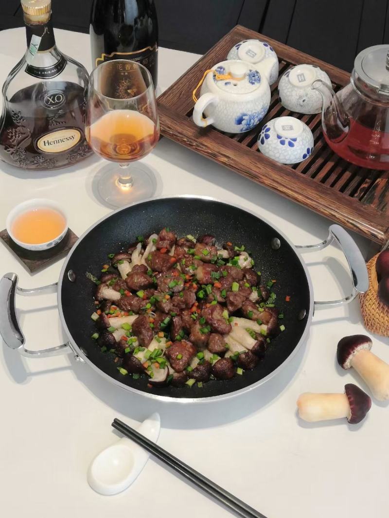 广东省清远市清新区石潭镇赤松茸种植场有赤松茸菇出售了