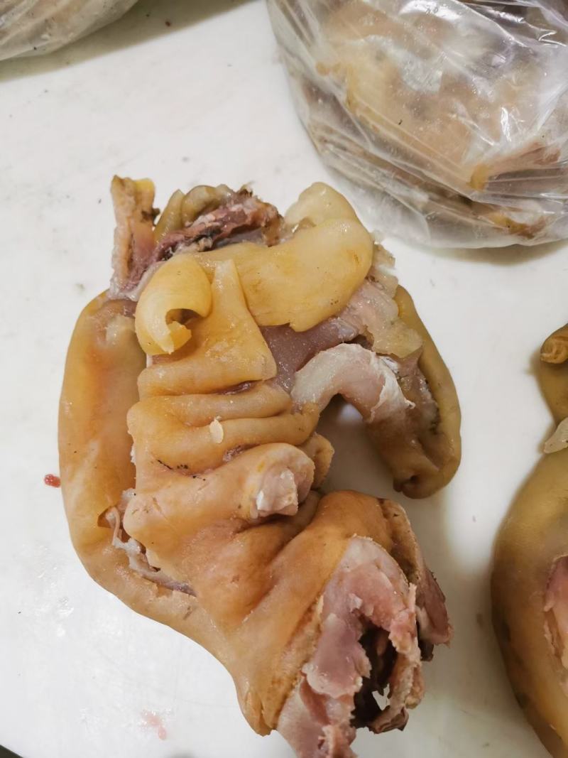 火烧毛去骨熟牛蹄，2到3斤