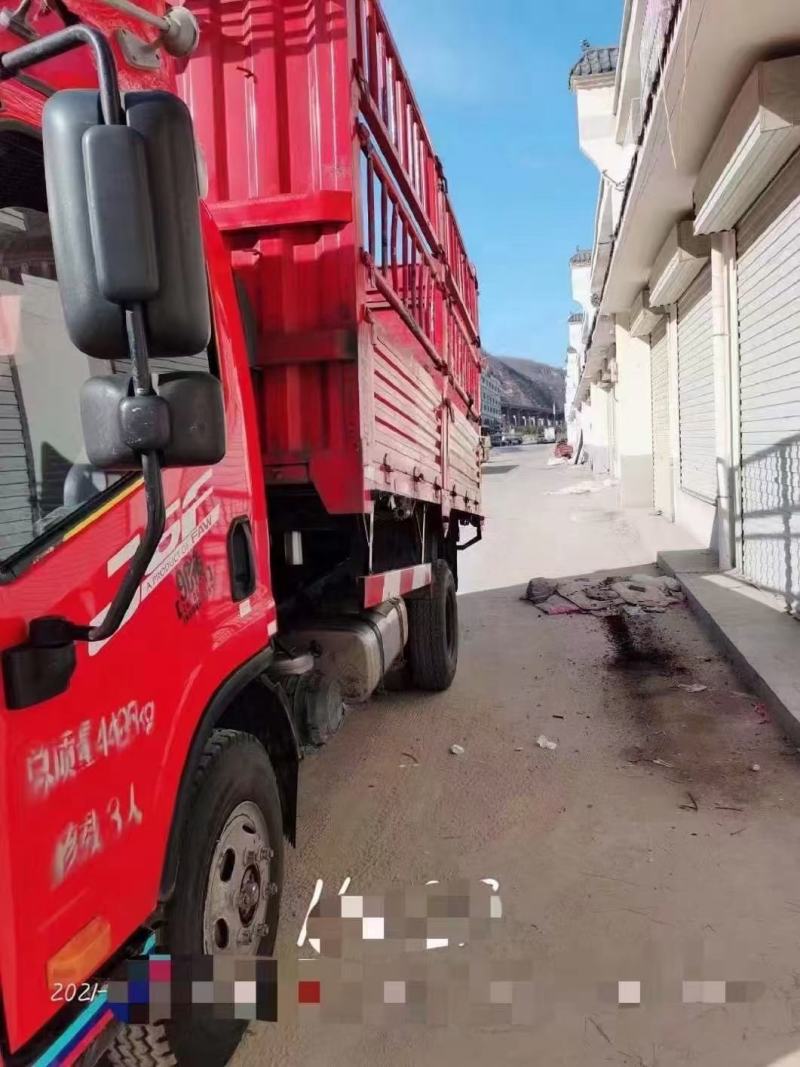 轻卡车专业售后服务部