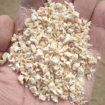 玉米芯棒子，棉籽壳棉渣玉米芯颗粒压块，麸皮次粉稻草木屑