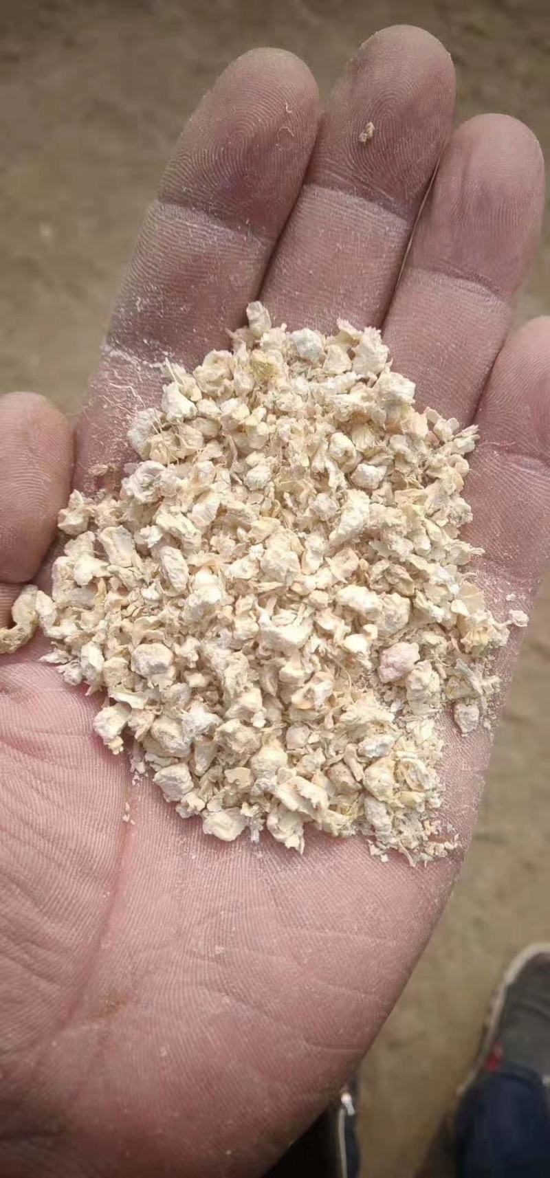 玉米芯棒子，棉籽壳棉渣玉米芯颗粒压块，麸皮次粉稻草木屑