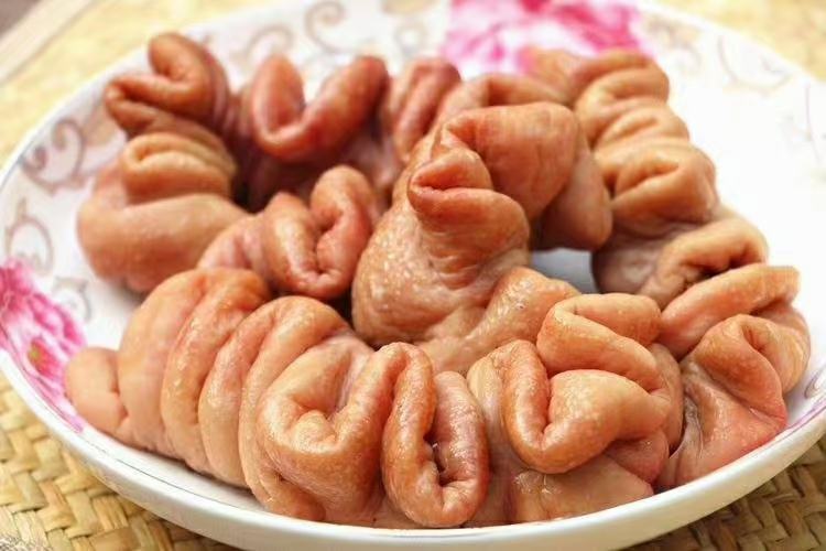 黑胡椒肉肠与原味肉肠对比图