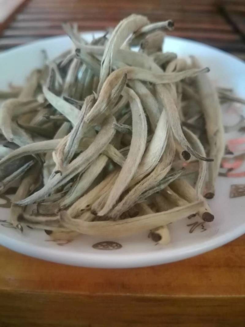 云南省西双版纳大白茶白豪银针